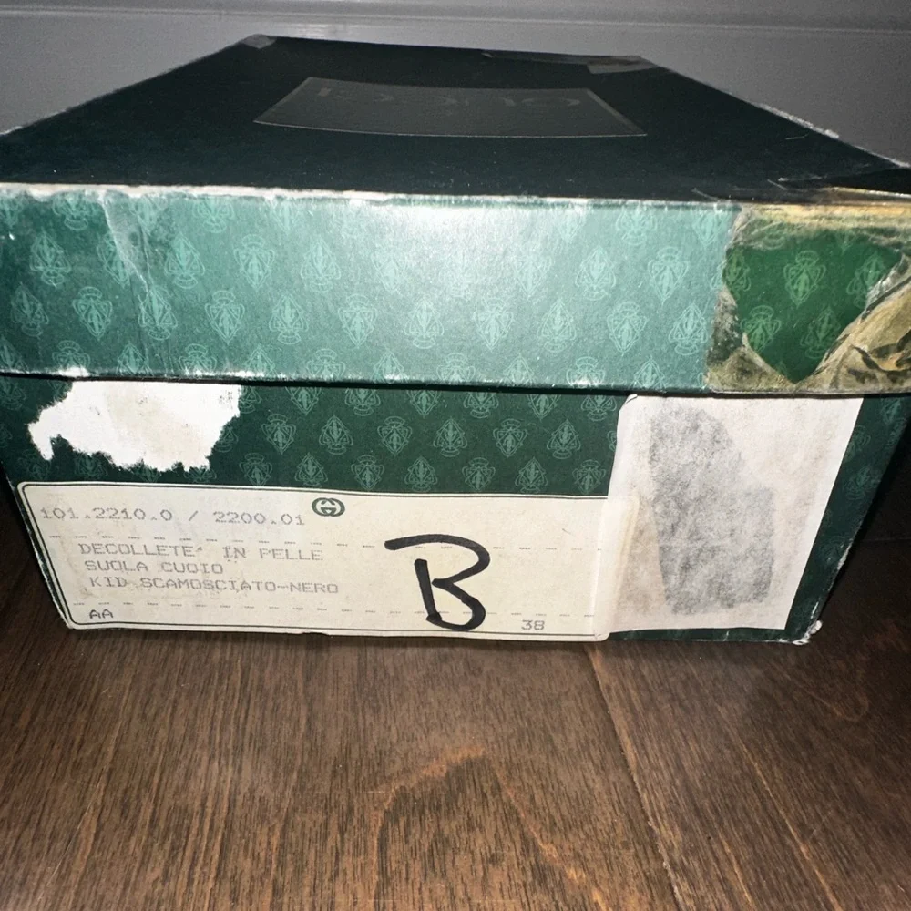 Vintage Gucci Black Suede Low Heel Pumps Made in Italy with Original Box Size 8